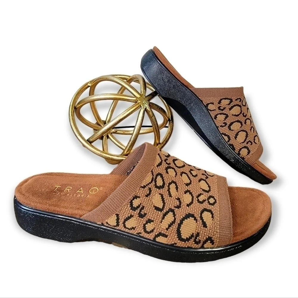 Traq by Alegria Leopard Knit Slide Sandals Comfy Size 36